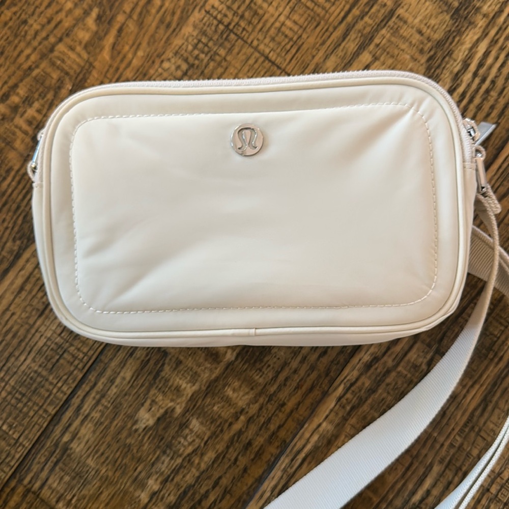 Lululemon Crossbody Camera Bag 2L